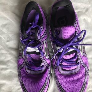 Running shoes